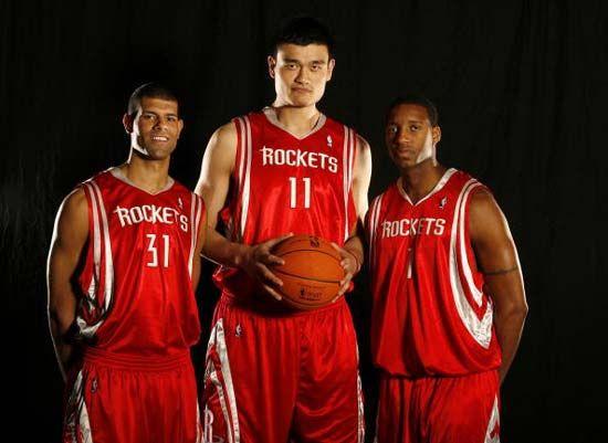 U19世锦赛，中国女排开门红！但黄悦鑫退步，全队一传防守需提高（U19世锦赛中国女排迎首胜：黄悦鑫状态下滑，全队一传与防守仍待提升）