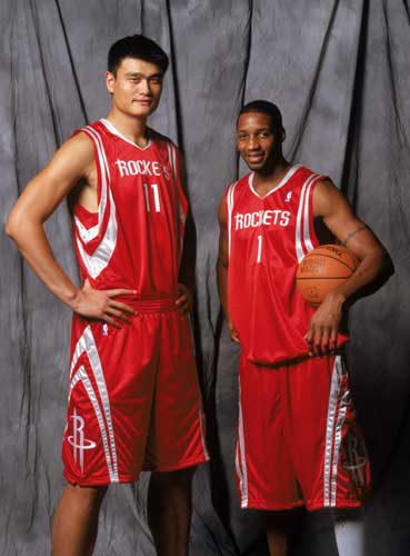 曼晚：曼联可在冬窗尝试引进托尼，他与姆伯莫配合默契（曼晚：曼联冬窗或尝试签下托尼，其与姆伯莫配合默契）