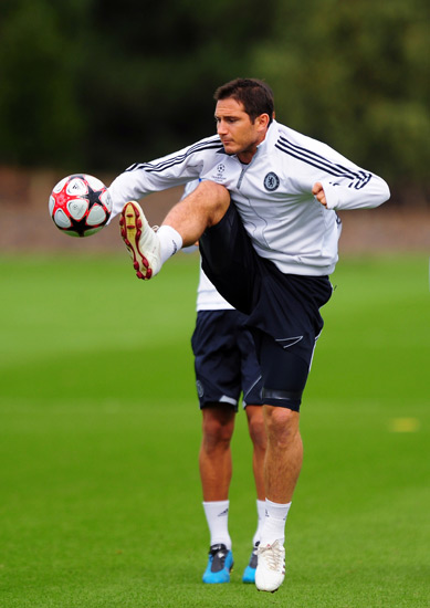 这球你怎么看？杜兰特疑似“二运”遭无视 裁判反吹东契奇犯规送罚球（这球该怎么判？杜兰特疑似二次运球未吹，裁判反判东契奇犯规送罚球）