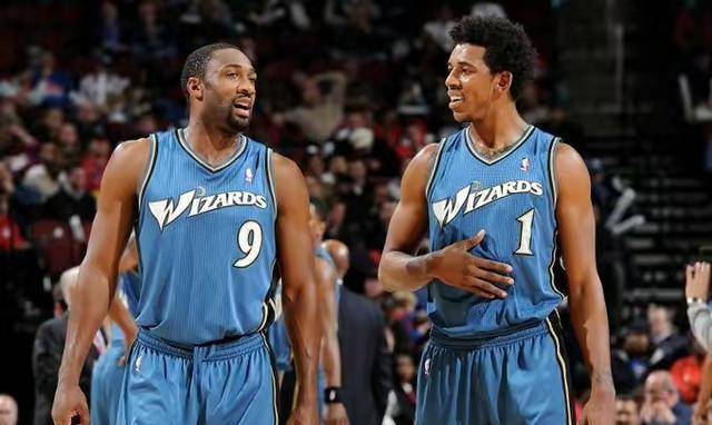 泰晤士：埃弗顿2700万镑报价迪布林被拒，考虑提高报价（泰晤士报：埃弗顿2700万英镑求购迪布林遭拒，或提高出价）