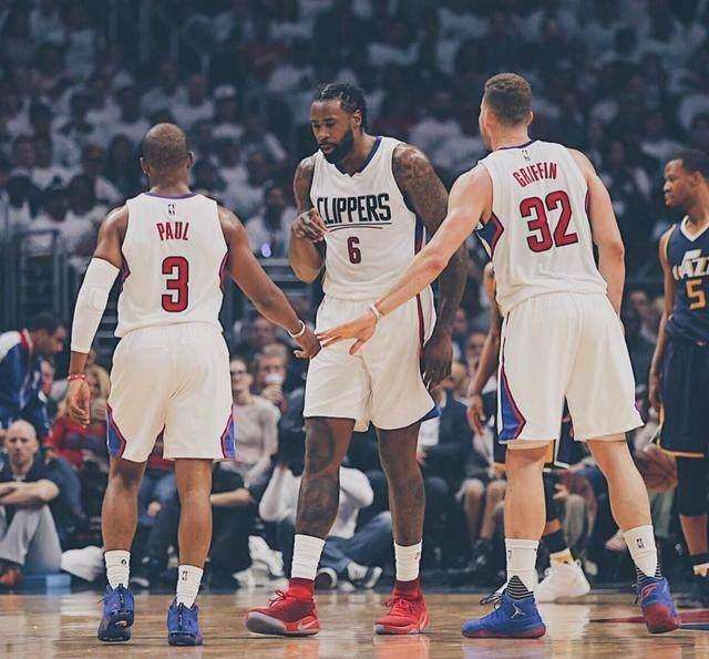 海港亚冠赛前Vlog：吉祥物伊戈已量产；林皇再度作客上海滩（海港亚冠备战Vlog：伊戈吉祥物量产上线，林皇重返上海滩）