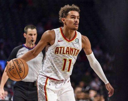 哈登晒与郝同学合影！昨天邀请他见证两连胜 盛赞其遭遇变故依然坚强（哈登晒与郝同学合照：昨日邀其现场见证两连胜并称赞其在变故中依然坚强）