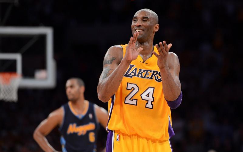 防守反击！刘泽一大帽宁鸿宇三分球 反击跟进补篮再拿两分（由守转攻！刘泽一封盖宁鸿宇三分，快下跟进补篮再添两分）